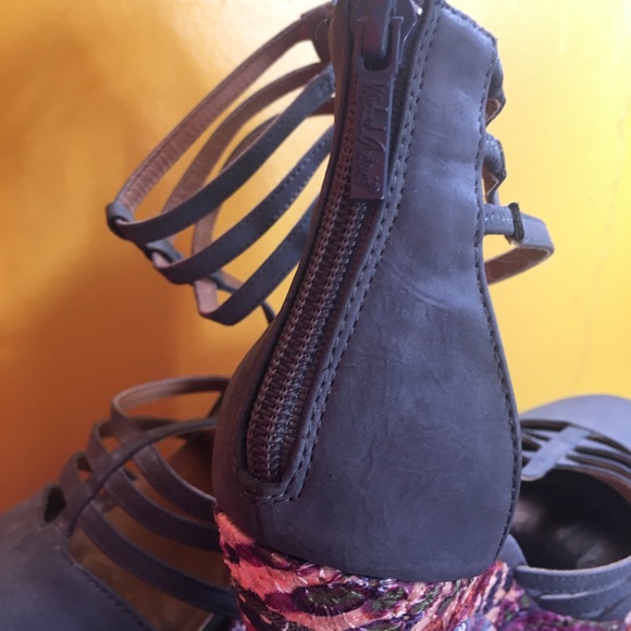 Michael Antonio wedge platforms w woven wedges - Picture 4 of 5